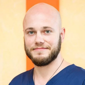 Анашкин Михаил Сергеевич, стоматолог-терапевт