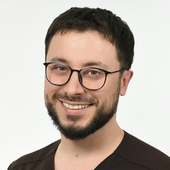 Седракян Арсен Артемович, стоматолог-терапевт