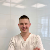 Кузьмичев Владислав Николаевич, стоматолог-хирург