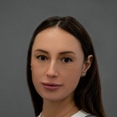Леонова Елена Леонидовна, стоматолог-терапевт