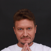 Тумаков Глеб Игоревич, пластический хирург