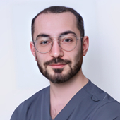 Магомедов Назир Гафурович, стоматолог-терапевт