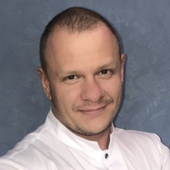 Клевакин Руслан Александрович, стоматолог-хирург