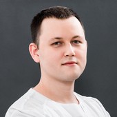 Возжев Александр Сергеевич, стоматолог-терапевт