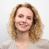 Резвова Екатерина Андреевна, стоматолог-хирург
