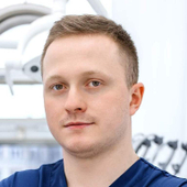 Пономарев Павел Юрьевич, стоматолог-терапевт