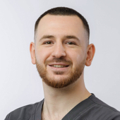 Кискин Дмитрий Сергеевич, стоматолог-терапевт