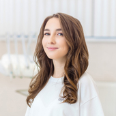 Старцева Алина Дмитриевна, стоматолог-терапевт