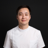 Пак Вячеслав Дмитриевич, стоматолог-терапевт