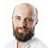 Комаров Андрей Вадимович, пластический хирург