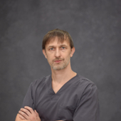 Бородин Денис Владимирович, стоматолог-хирург