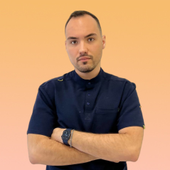 Чиканчи Максим Владимирович, стоматолог-терапевт