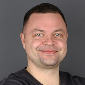 Фуог Виталий Юрьевич, стоматолог-терапевт