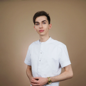 Коребо Артём Андреевич, врач-косметолог