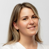 Савостьянова (Божукова) Алиса Юрьевна, стоматологический гигиенист