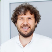 Студеникин Роман Викторович, стоматолог-терапевт