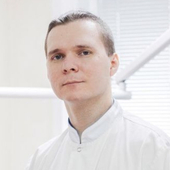 Башнин Евгений Вадимович, стоматолог-терапевт