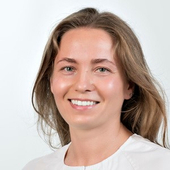 Смирнова Анастасия Евгеньевна, стоматолог-терапевт