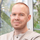 Земцов Александр Юрьевич, стоматолог-терапевт