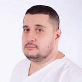 Мкртчян Торгом Оганесович, стоматолог-хирург