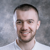 Туганов Рустам Замирович, стоматолог-хирург