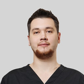 Краснов Артем Эдуардович, стоматолог-хирург