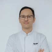 Хлебородов Игорь Александрович, стоматолог-хирург