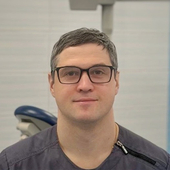 Михайлов Дмитрий Геннадьевич, стоматолог-терапевт