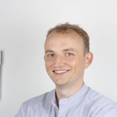 Козадаев Сергей Игоревич, стоматолог-хирург