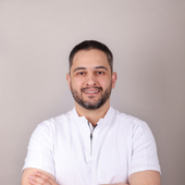 Макиев Леван Владимирович, стоматолог-хирург