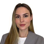 Курцева Диана Денисовна, врач-косметолог