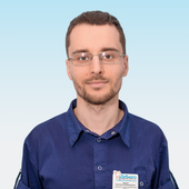 Павлуш Константин Владимирович, стоматолог-хирург