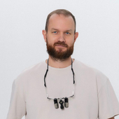 Новиков Вадим Сергеевич, стоматолог-хирург