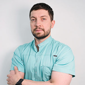 Тазбиев Денис Иванович, стоматолог-хирург