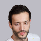 Кулаев Артур Константинович, стоматолог-терапевт