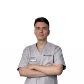 Петров Антон Александрович, офтальмолог-хирург