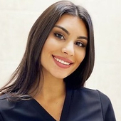 Абрамова Елена Ашотовна, стоматолог-терапевт