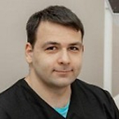 Акопян Арташес Степанович, стоматолог-терапевт