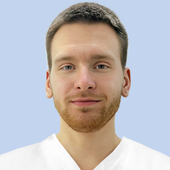 Святов Александр Олегович, стоматолог-терапевт