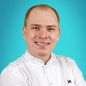 Крюкаев Сергей Сергеевич, стоматолог-терапевт