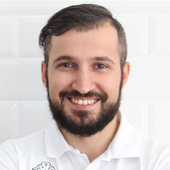 Павлеванов Дионис Викторович, стоматолог-хирург