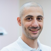 Симонян Армен Ааронович, стоматолог-хирург