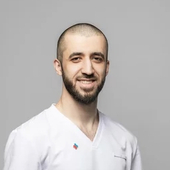 Магомедов Артур Шамсулвараевич, стоматолог-хирург