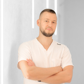 Романов Максим Олегович, стоматолог-терапевт