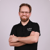 Новиков Тихон Леонидович, стоматолог-терапевт