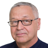 Чукаев Владимир Александрович, стоматолог-хирург