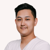 Ни Лев Жи Сюньевич, стоматолог-хирург