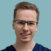 Никулин Евгений Игоревич, стоматолог-терапевт