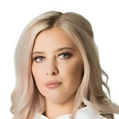 Шарапова Оксана Анатольевна, врач-косметолог