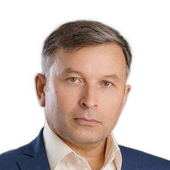 Баженов Александр Сергеевич, стоматолог-терапевт